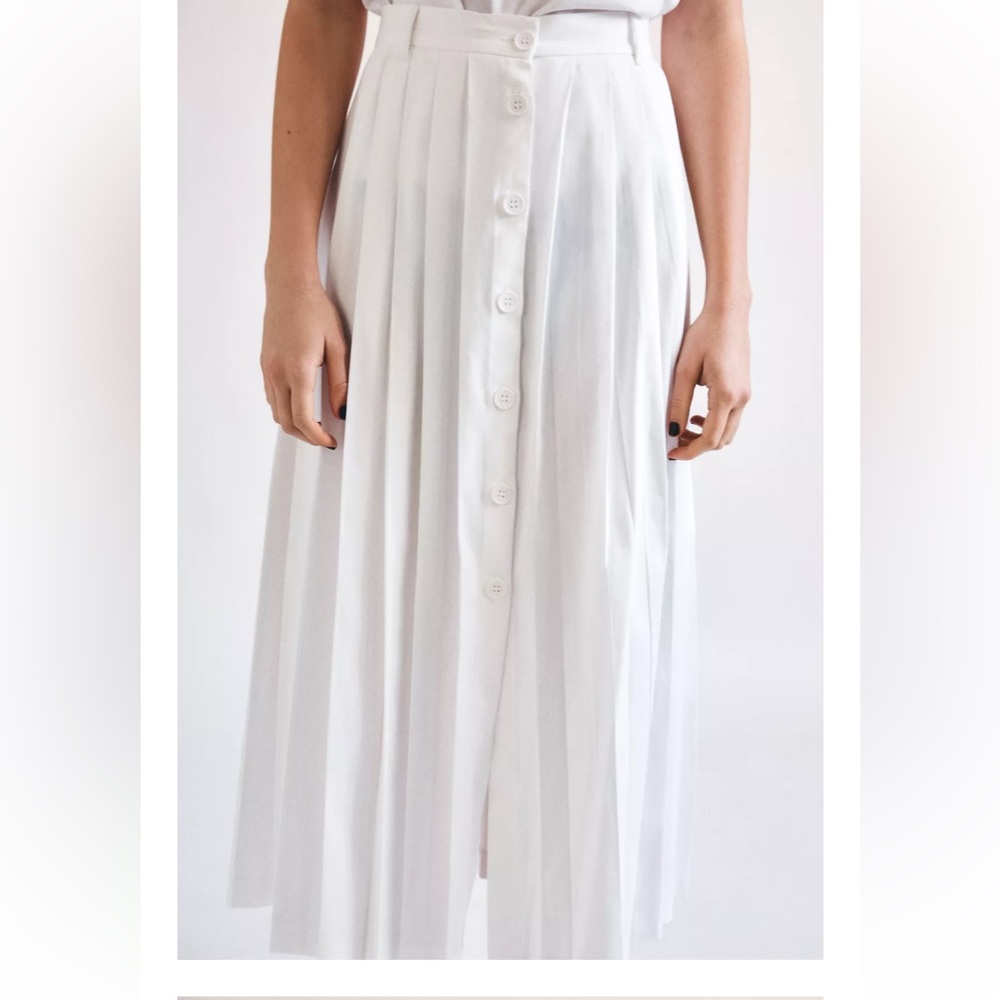 Zara White Pleated Skirt - NWT